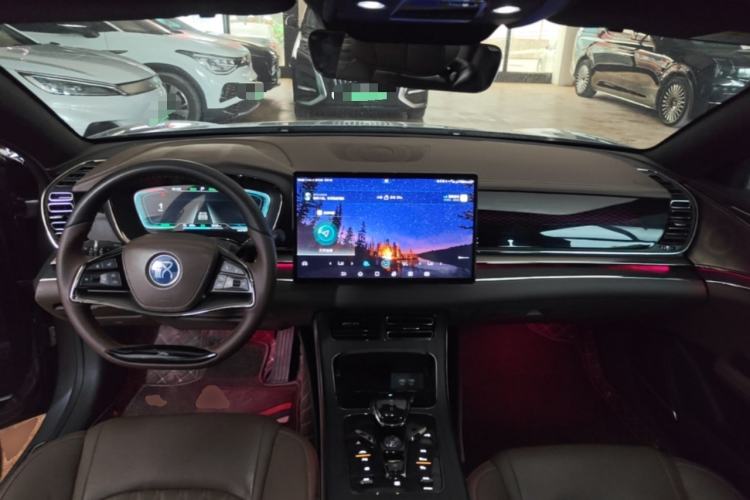 Used BYD Han 2020 EV Four-Wheel Drive High-Performance Flagship Model Center Console
