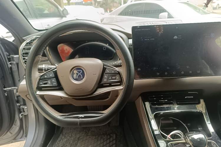 Used BYD Han 2020 EV Long-Range Luxury Model Center Console