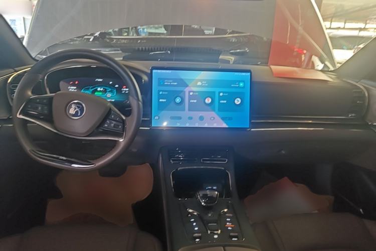 Used BYD Han 2020 DM Four-Wheel Drive Performance Edition Luxury Model Center Console