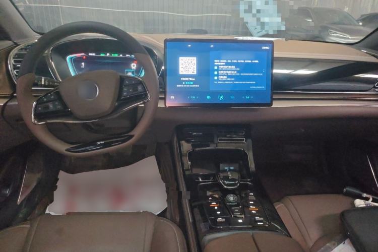 Used BYD Han 2020 EV Long-Range Luxury Model Center Console