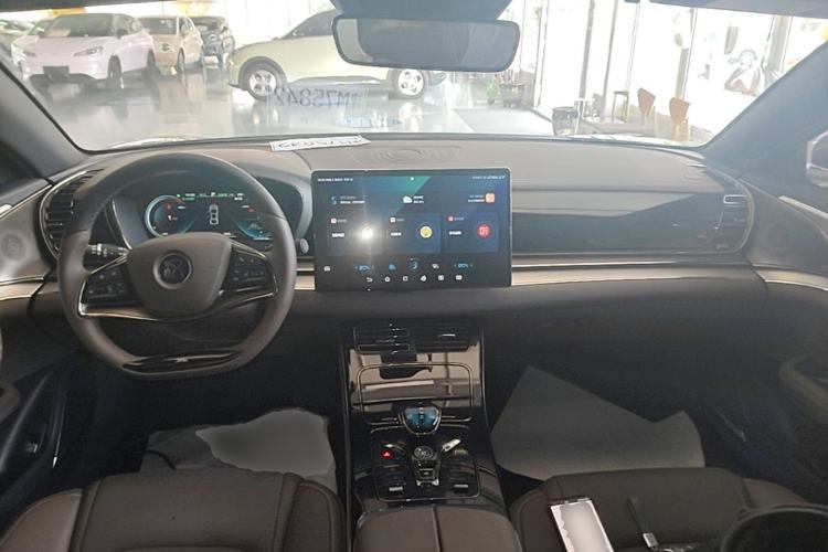 Used BYD Han 2020 EV Long-Range Luxury Model Center Console