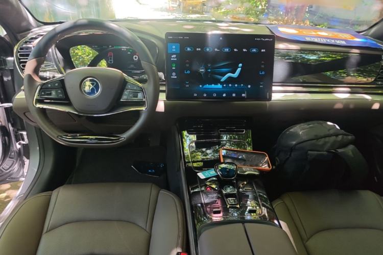 Used BYD Han 2020 EV Long-Range Luxury Model Center Console
