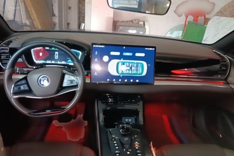 Used BYD Han 2020 DM Four-Wheel Drive Performance Edition Luxury Model Center Console