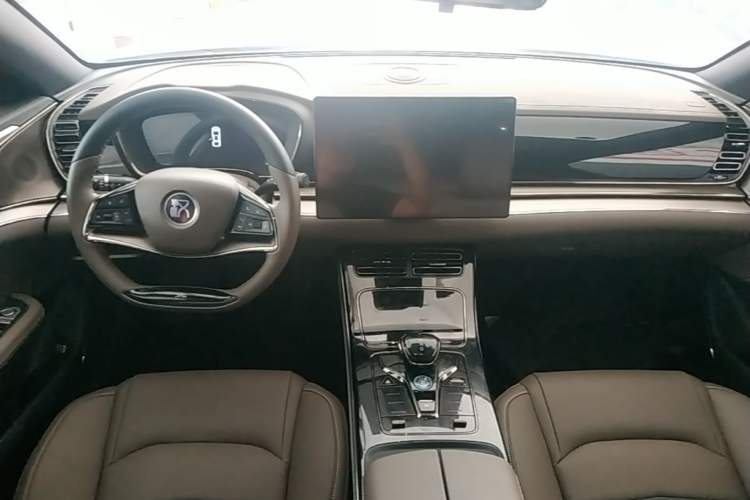 Used BYD Han 2020 EV Long-Range Luxury Model Center Console