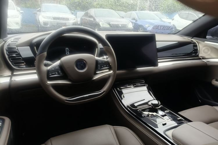 Used BYD Han 2020 EV Long-Range Luxury Model Center Console