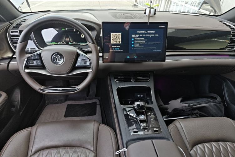 Used BYD Han 2020 DM Four-Wheel Drive Performance Edition Prestige Model Center Console