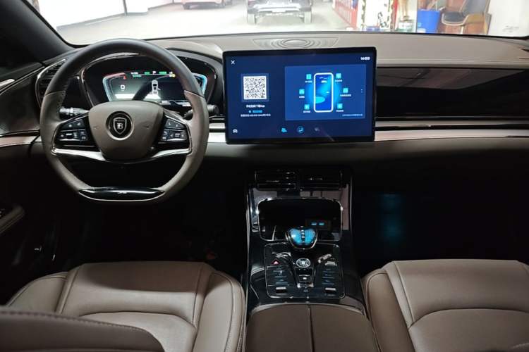 Used BYD Han 2020 EV Long-Range Luxury Model Center Console