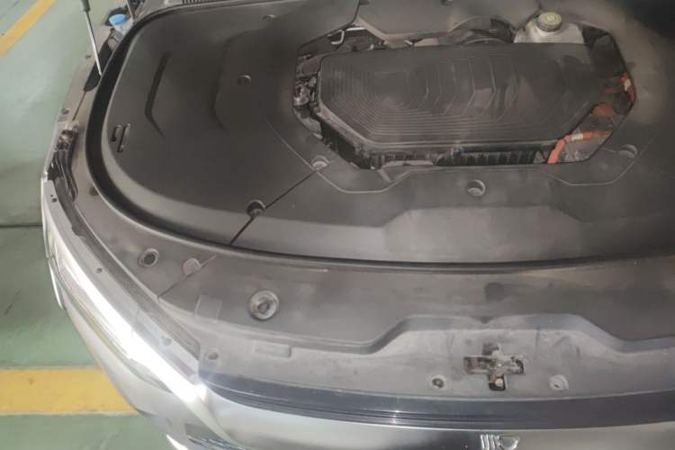 Used BYD Han 2020 DM Four-Wheel Drive Performance Edition Prestige Model Engine Bay Right