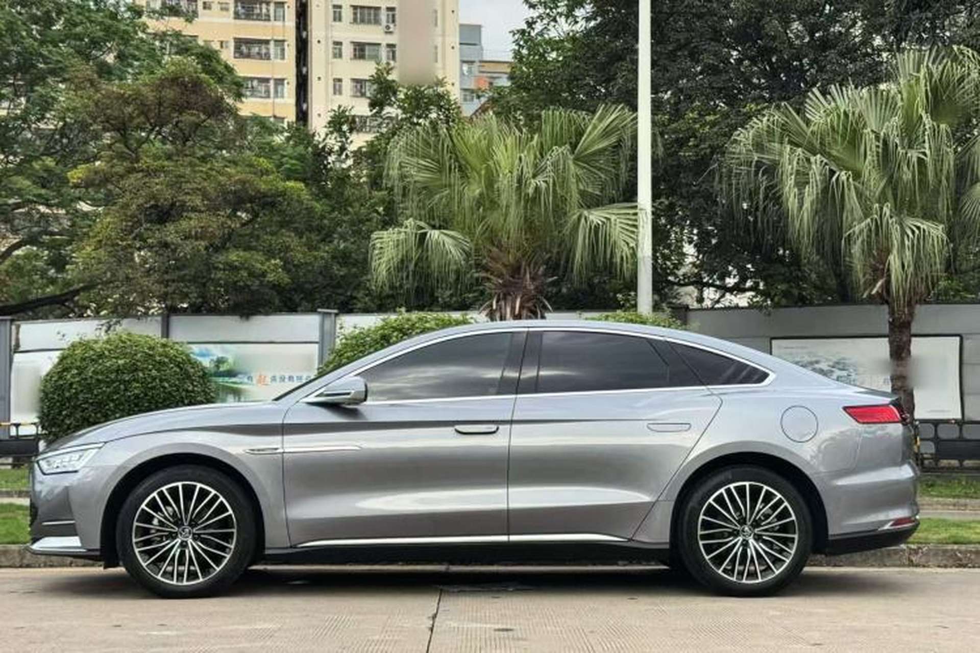Used BYD Han 2020 DM Four-Wheel Drive Performance Edition Prestige Model Exterior 2
