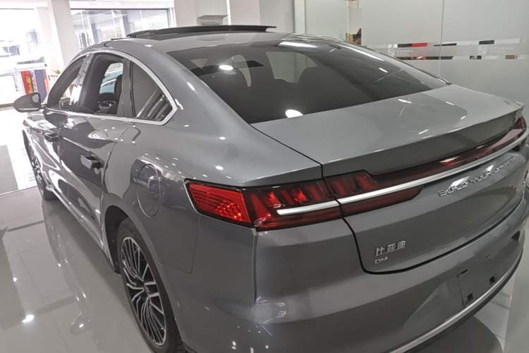 Used BYD Han 2020 DM Four-Wheel Drive Performance Edition Prestige Model Exterior 2