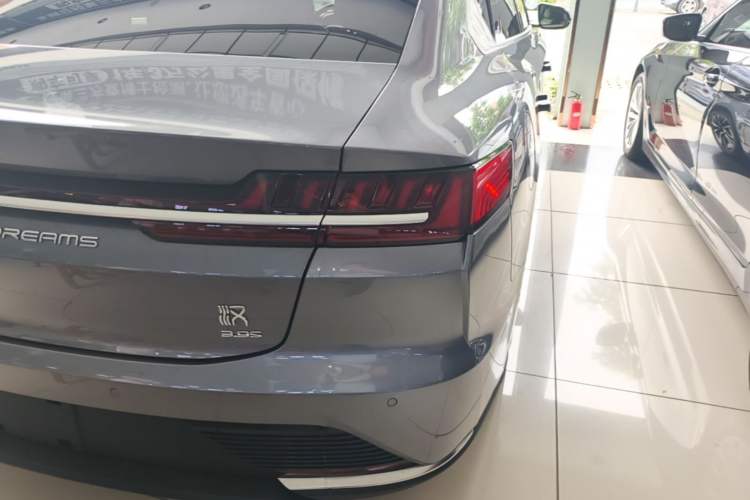 Used BYD Han 2020 EV Four-Wheel Drive High-Performance Flagship Model Exterior 3