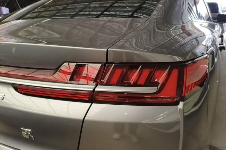 Used BYD Han 2020 DM Four-Wheel Drive Performance Edition Luxury Model Exterior 3