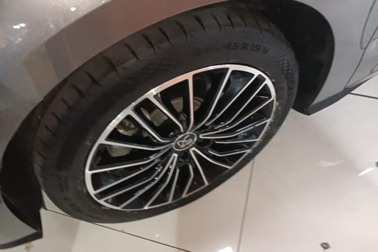 Used BYD Han 2020 DM Four-Wheel Drive Performance Edition Luxury Model Exterior 4