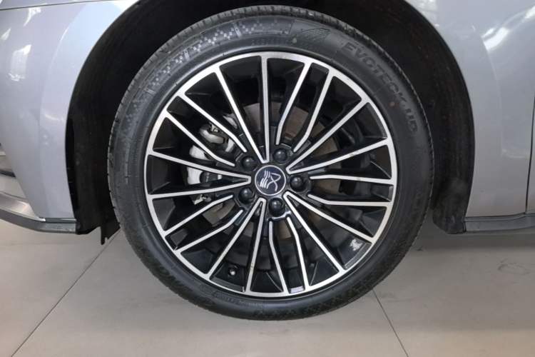 Used BYD Han 2020 DM Four-Wheel Drive Performance Edition Luxury Model Exterior 4