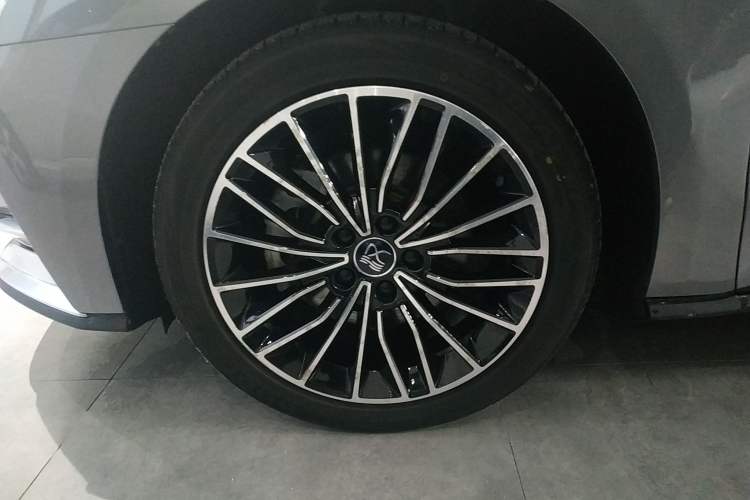 Used BYD Han 2020 DM Four-Wheel Drive Performance Edition Luxury Model Exterior 4