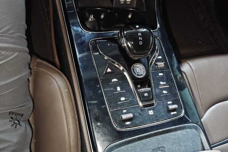Used BYD Han 2020 DM Four-Wheel Drive Performance Edition Luxury Model Gear Lever
