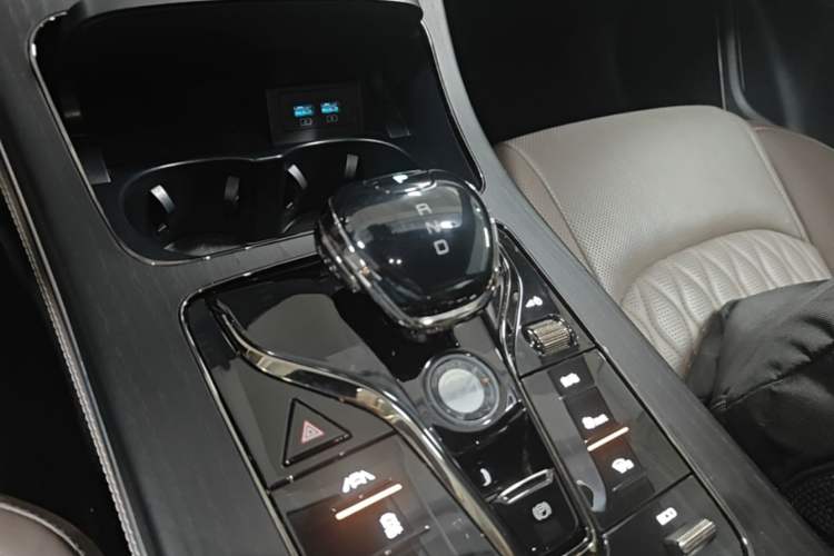 Used BYD Han 2020 DM Four-Wheel Drive Performance Edition Prestige Model Gear Lever