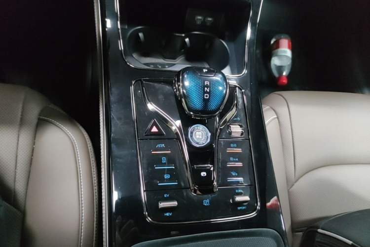 Used BYD Han 2020 DM Four-Wheel Drive Performance Edition Luxury Model Gear Lever