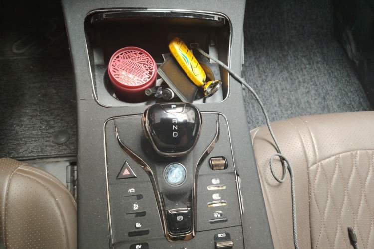 Used BYD Han 2020 DM Four-Wheel Drive Performance Edition Prestige Model Gear Lever