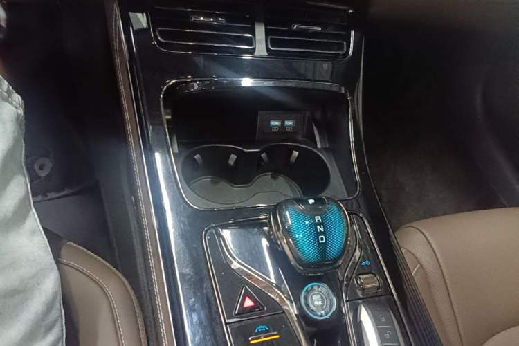 Used BYD Han 2020 DM Four-Wheel Drive Performance Edition Luxury Model Gear Lever