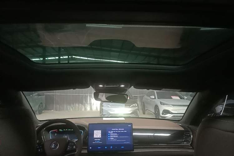 Used BYD Han 2020 EV Long-Range Luxury Model Headliner
