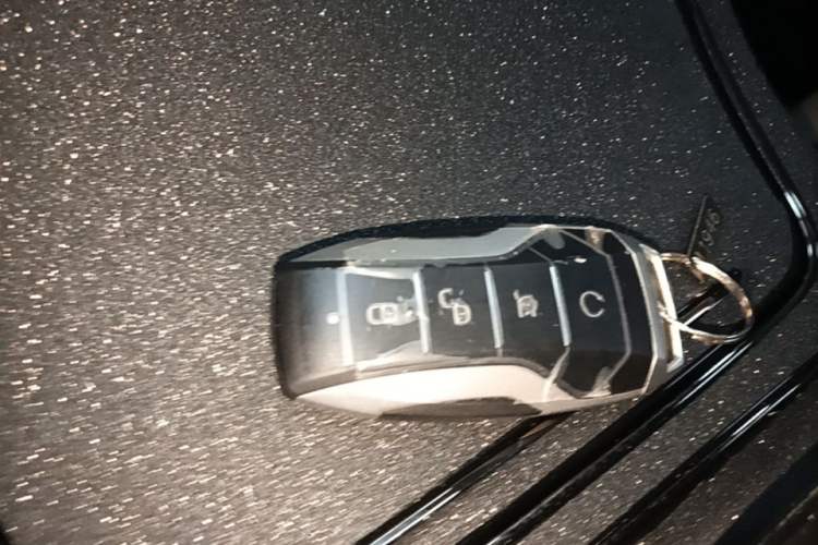 Used BYD Han 2020 DM Four-Wheel Drive Performance Edition Luxury Model Interior 1
