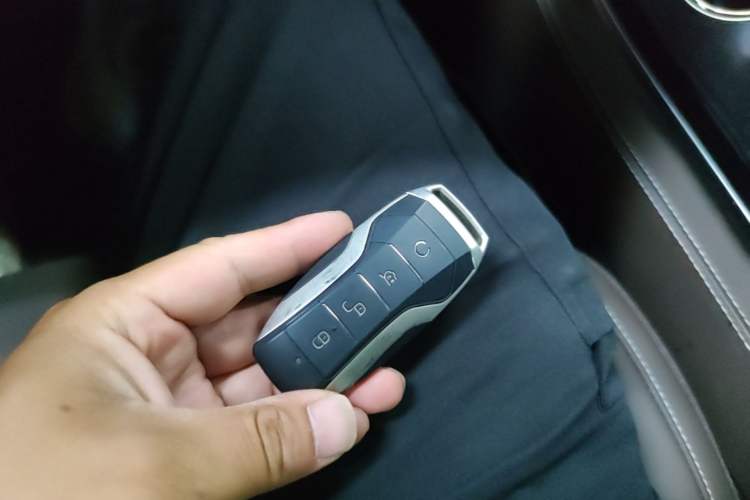 Used BYD Han 2020 DM Four-Wheel Drive Performance Edition Luxury Model Interior 1