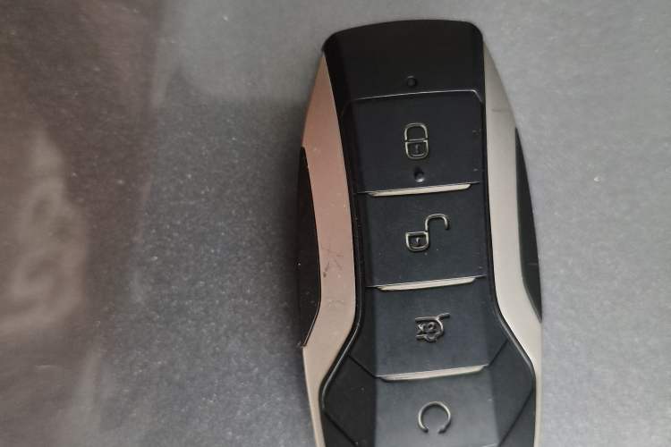 Used BYD Han 2020 DM Four-Wheel Drive Performance Edition Luxury Model Interior 1