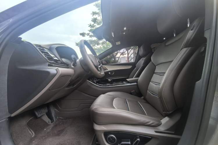 Used BYD Han 2020 DM Four-Wheel Drive Performance Edition Luxury Model Interior 1