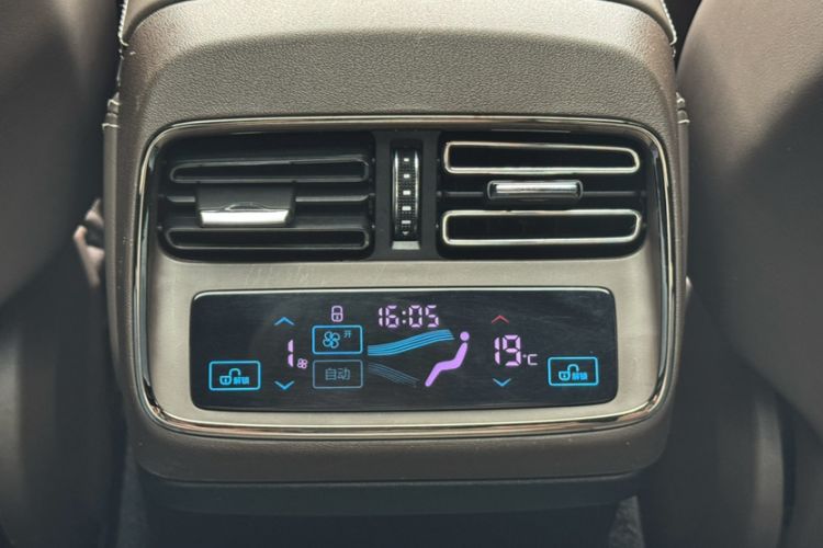 Used BYD Han 2020 DM Four-Wheel Drive Performance Edition Prestige Model Interior 2