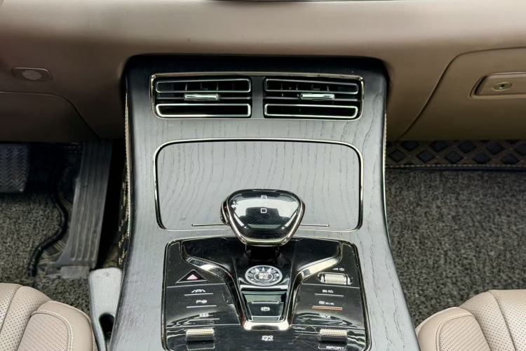 Used BYD Han 2020 EV Long-Range Deluxe Model Interior 2