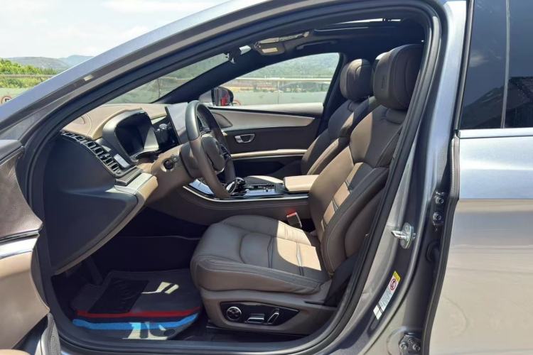 Used BYD Han 2020 DM Four-Wheel Drive Performance Edition Luxury Model Interior 2