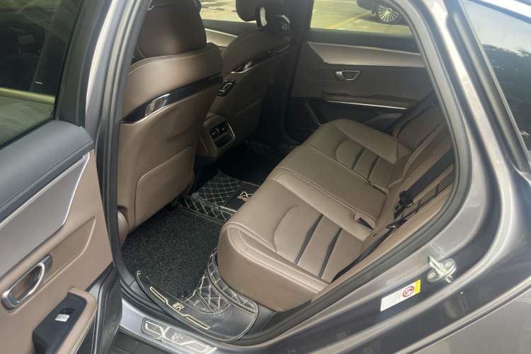 Used BYD Han 2020 DM Four-Wheel Drive Performance Edition Luxury Model Interior 4