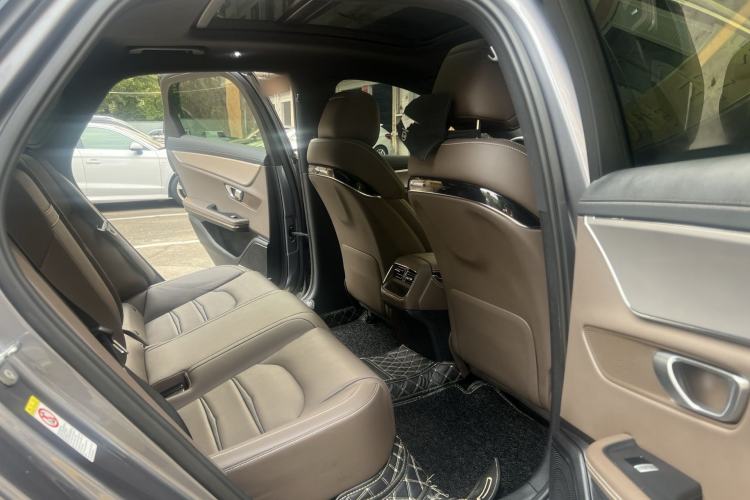 Used BYD Han 2020 DM Four-Wheel Drive Performance Edition Luxury Model Interior 5