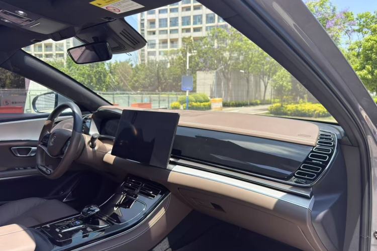 Used BYD Han 2020 DM Four-Wheel Drive Performance Edition Luxury Model Interior 5