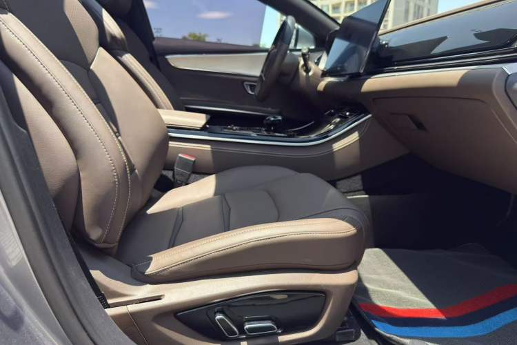 Used BYD Han 2020 DM Four-Wheel Drive Performance Edition Luxury Model Interior 6