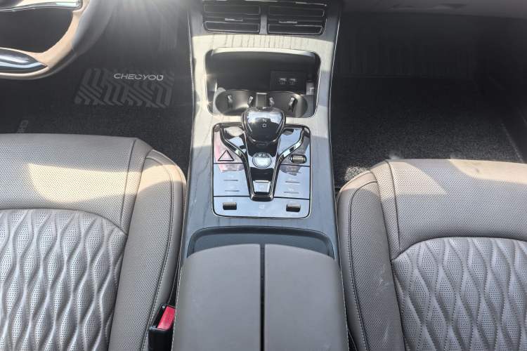 Used BYD Han 2020 EV Long-Range Deluxe Model Interior 7