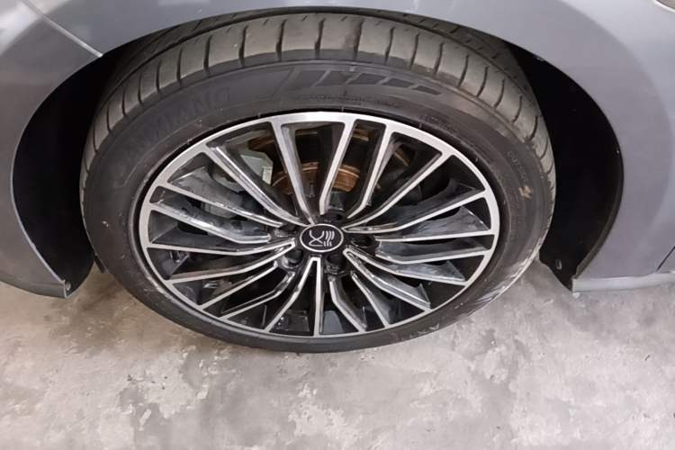 Used BYD Han 2020 EV Long-Range Luxury Model Left Front Wheel Hub