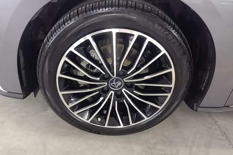 Used BYD Han 2020 DM Four-Wheel Drive Performance Edition Luxury Model Left Front Wheel Hub
