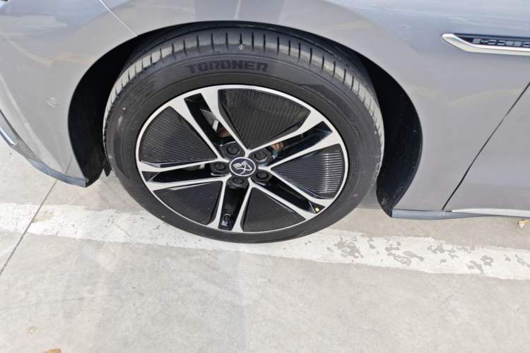 Used BYD Han 2020 EV Long-Range Luxury Model Left Front Wheel Hub
