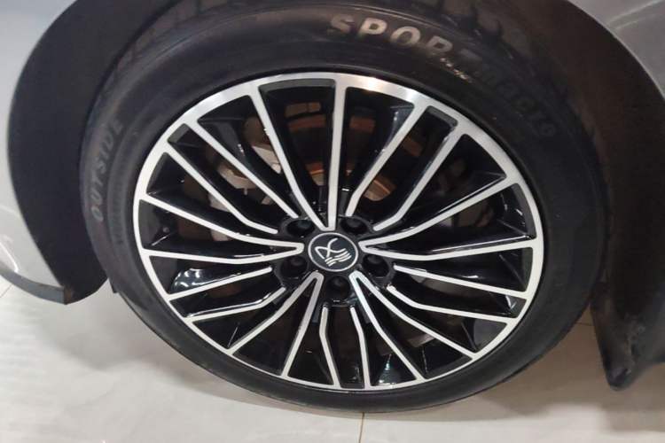 Used BYD Han 2020 EV Long-Range Luxury Model Left Front Wheel Hub