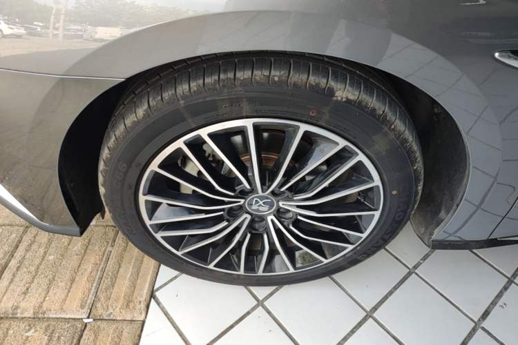 Used BYD Han 2020 DM Four-Wheel Drive Performance Edition Prestige Model Left Front Wheel Hub