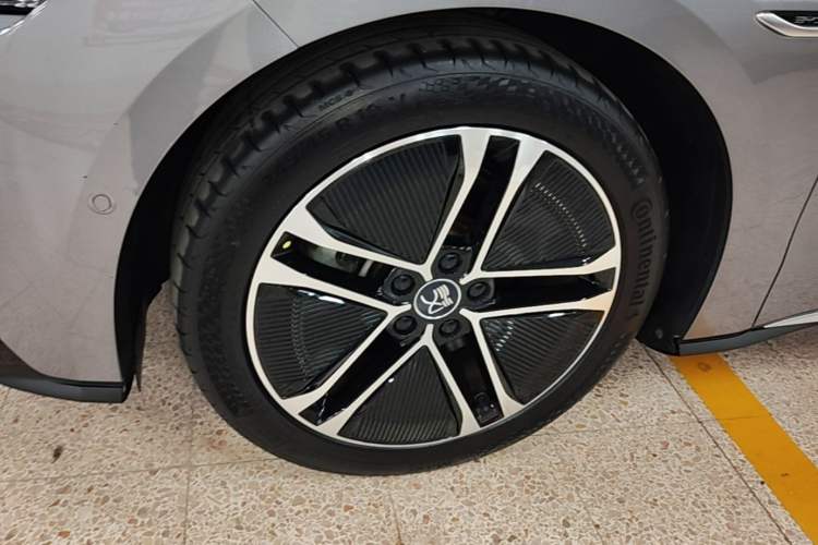 Used BYD Han 2020 EV Long-Range Deluxe Model Left Front Wheel Hub