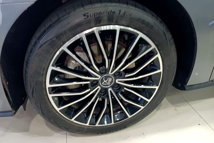 Used BYD Han 2020 DM Four-Wheel Drive Performance Edition Luxury Model Left Front Wheel Hub