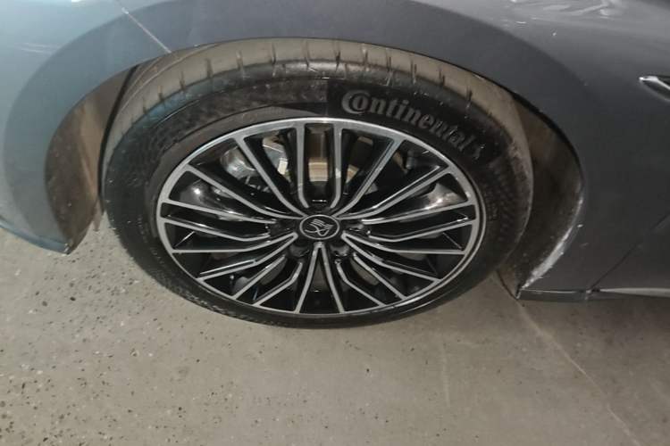 Used BYD Han 2020 EV Long-Range Luxury Model Left Front Wheel Hub