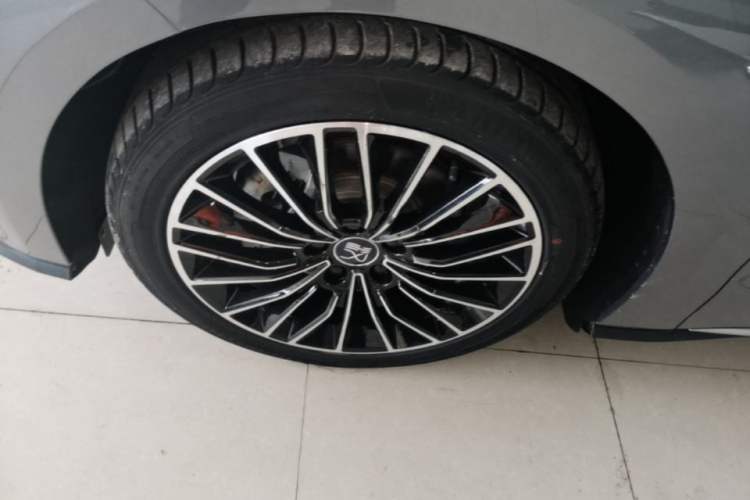 Used BYD Han 2020 EV Long-Range Luxury Model Left Front Wheel Hub