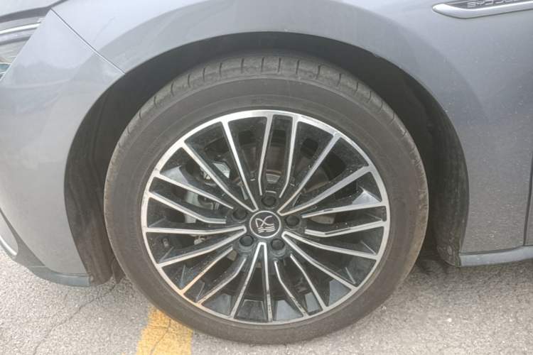 Used BYD Han 2020 EV Long-Range Luxury Model Left Front Wheel Hub