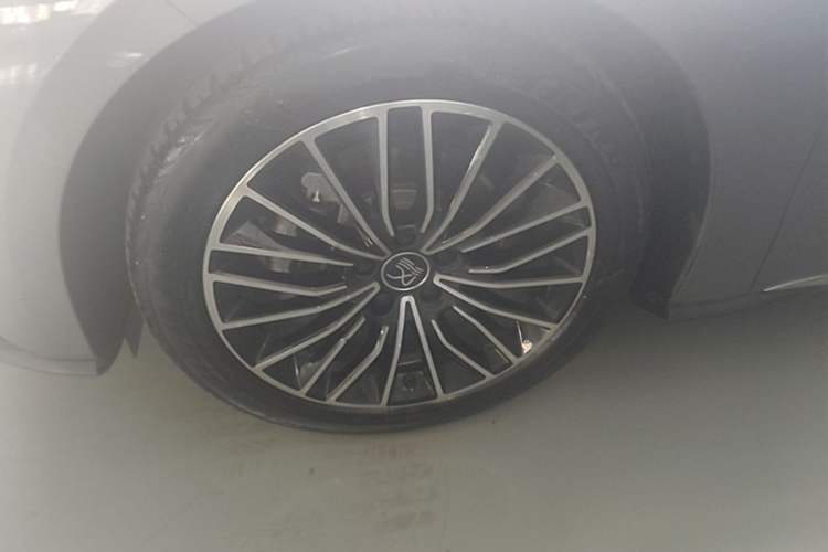 Used BYD Han 2020 EV Long-Range Luxury Model Left Front Wheel Hub