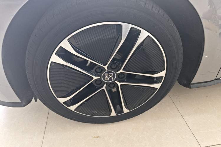 Used BYD Han 2020 EV Long-Range Deluxe Model Left Front Wheel Hub
