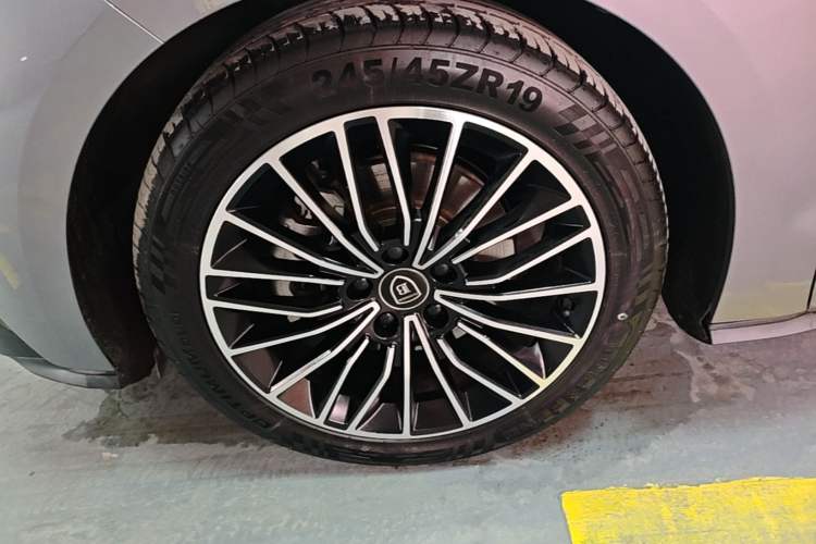 Used BYD Han 2020 EV Long-Range Luxury Model Left Front Wheel Hub